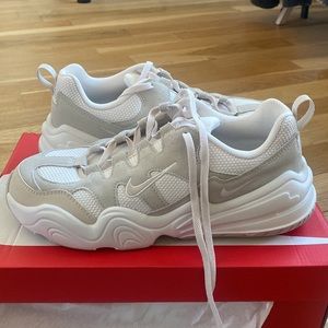 NWT Nike Tech Hera Sneakers Women Size 9.5 White